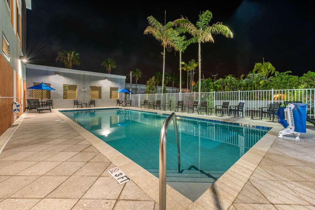 Comfort Suites Fort Lauderdale Airport & Cruise Port Dania Beach Facilities photo