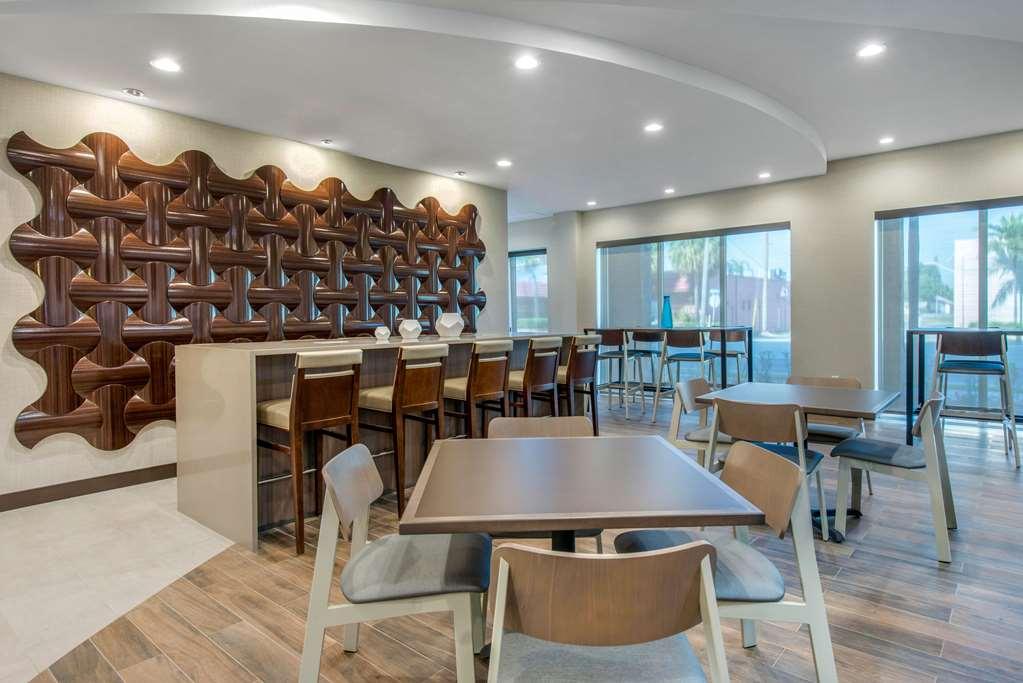 Comfort Suites Fort Lauderdale Airport & Cruise Port Dania Beach Restaurant photo