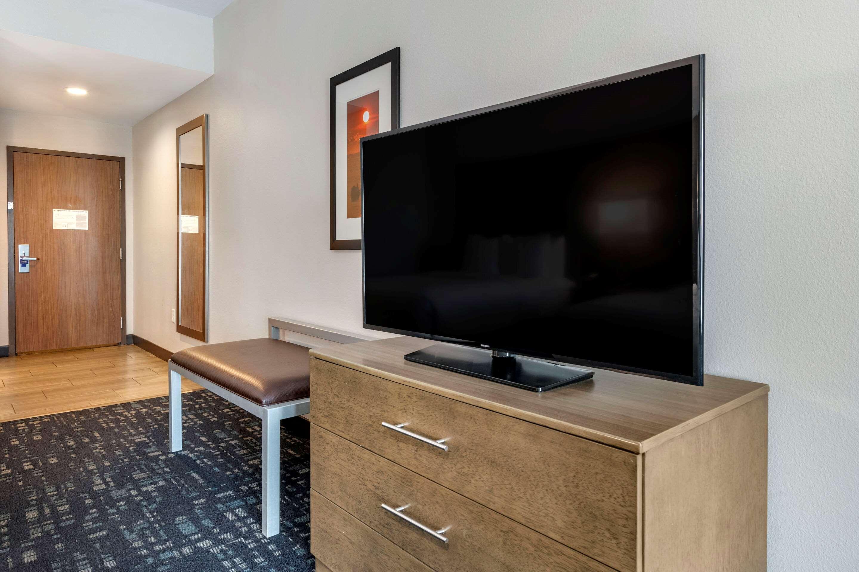 Comfort Suites Fort Lauderdale Airport & Cruise Port Dania Beach Exterior photo