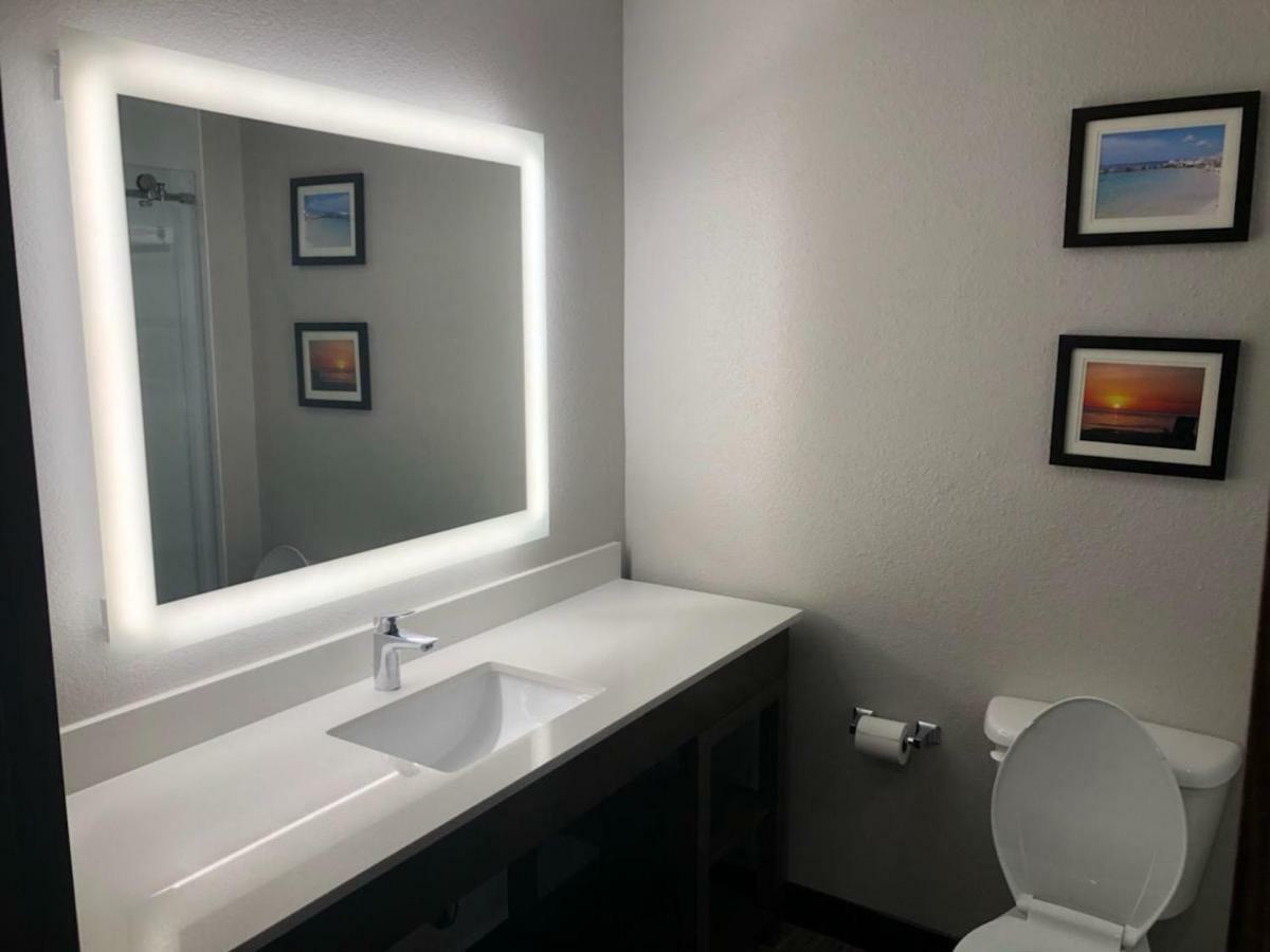 Comfort Suites Fort Lauderdale Airport & Cruise Port Dania Beach Exterior photo